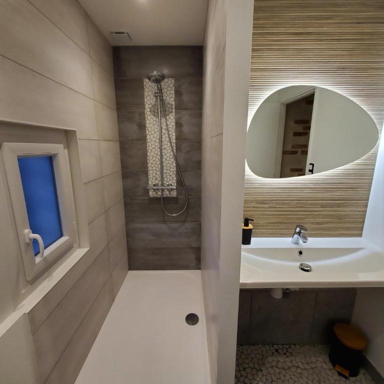 Superbe T2 lumineux en centre-ville - parking - Appartement 1 Chambre - 8