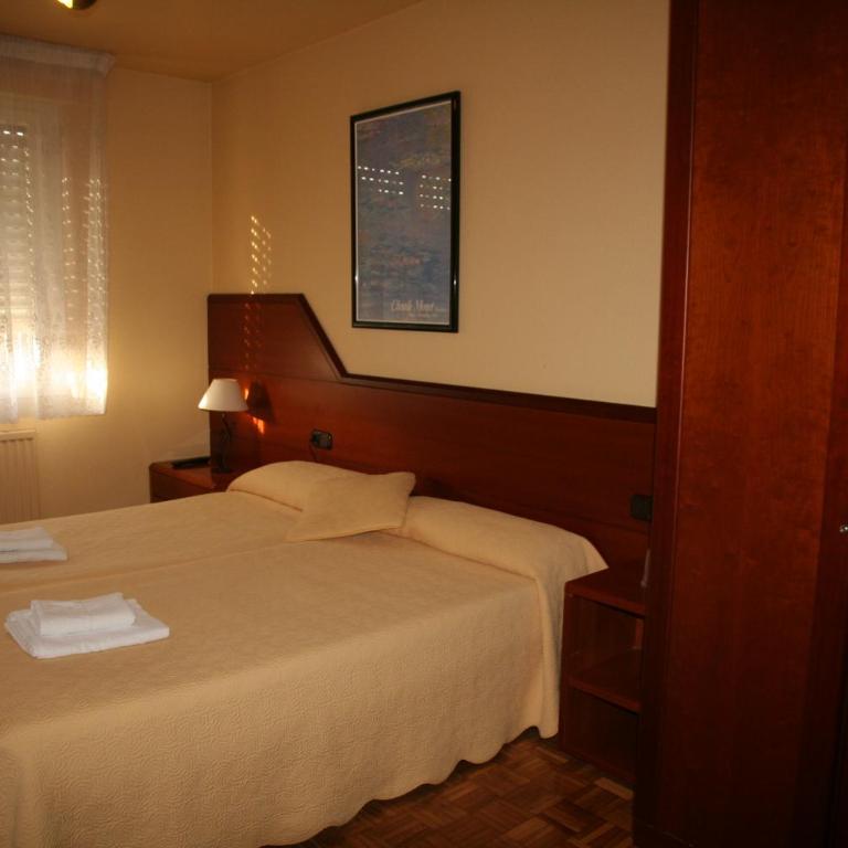 Pensión Acella - Habitación Doble con baño compartido - 1 o 2 camas - 5