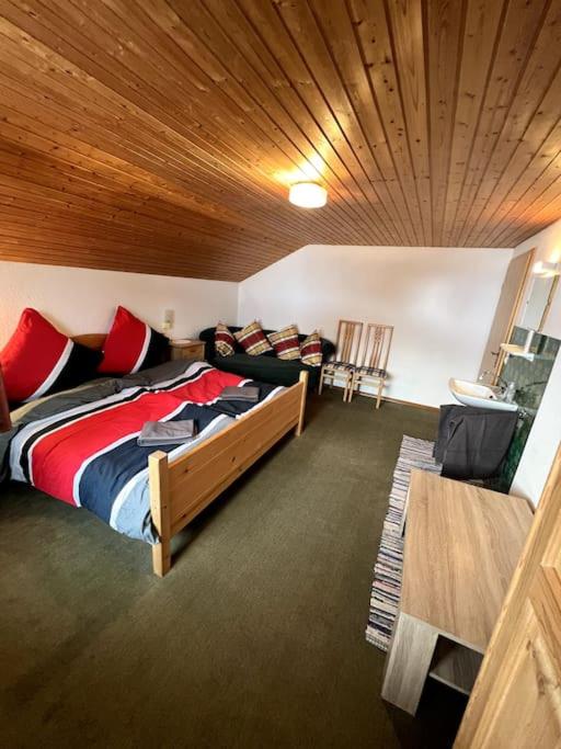 Schöne Unterkunft mit Parkplatz und Bikergarage ohne Küche - One-Bedroom Apartment - 2