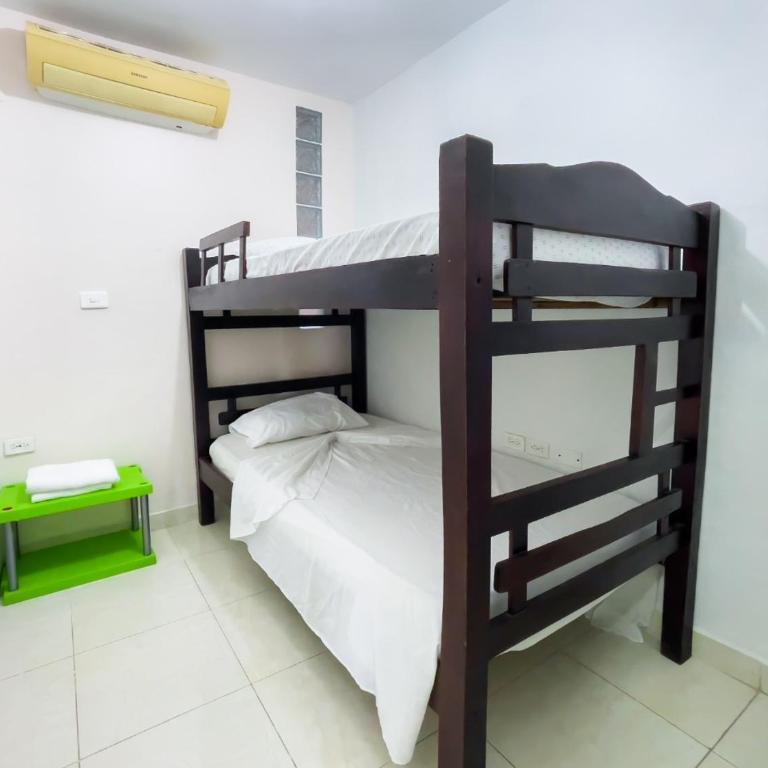 2CB-3 APARTAMENTO DE 2 ALCOBAS EN EL CENTRO HISTORICO CON AIRE ACONDICIONADO Y WIFI - Two-Bedroom Apartment - 9