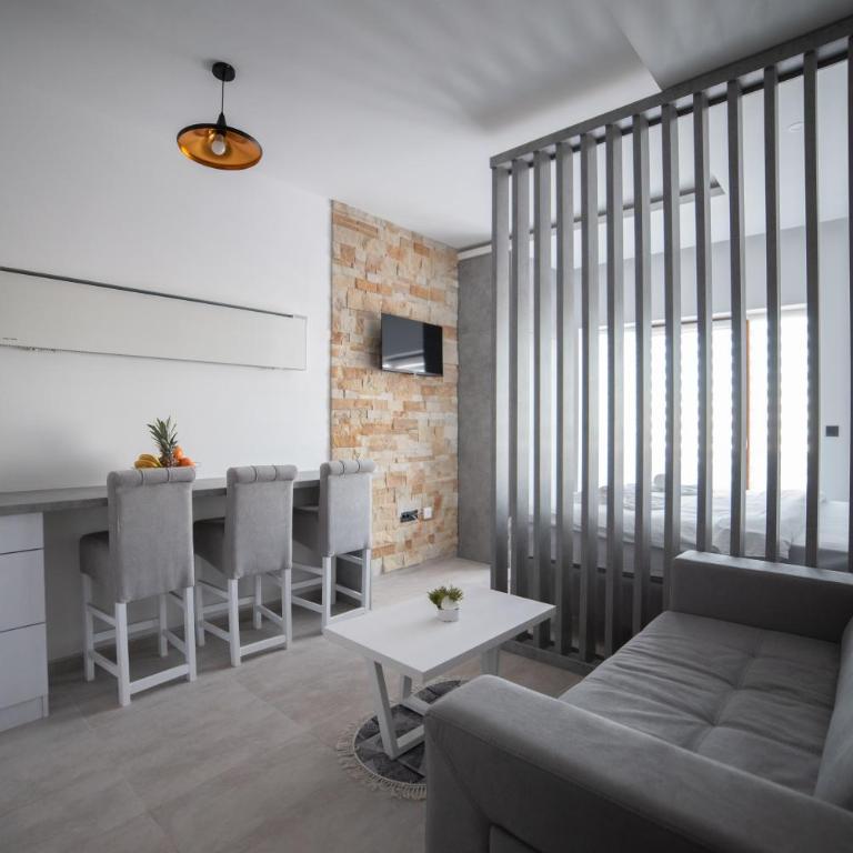 NLux 10 Apartment - One-Bedroom Apartment - 1