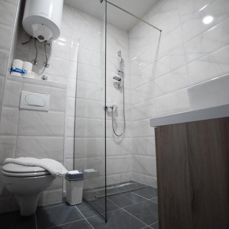 NLux 10 Apartment - One-Bedroom Apartment - 16