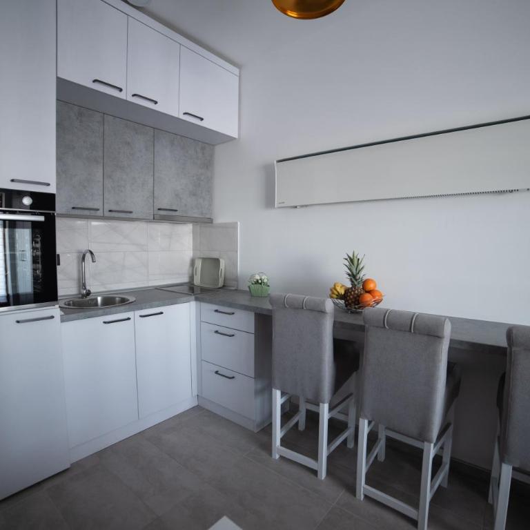 NLux 10 Apartment - One-Bedroom Apartment - 12