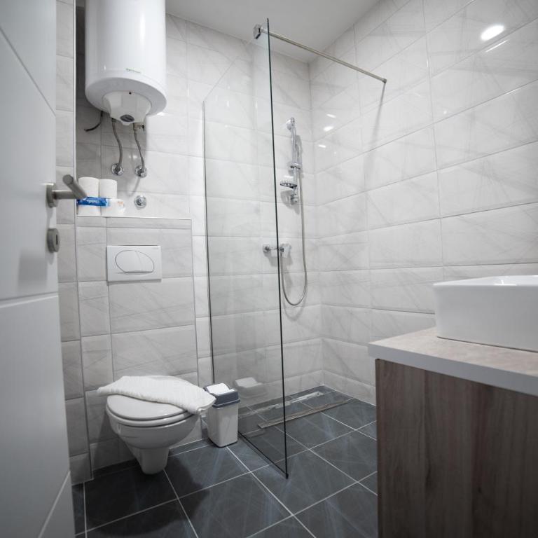NLux 10 Apartment - One-Bedroom Apartment - 15