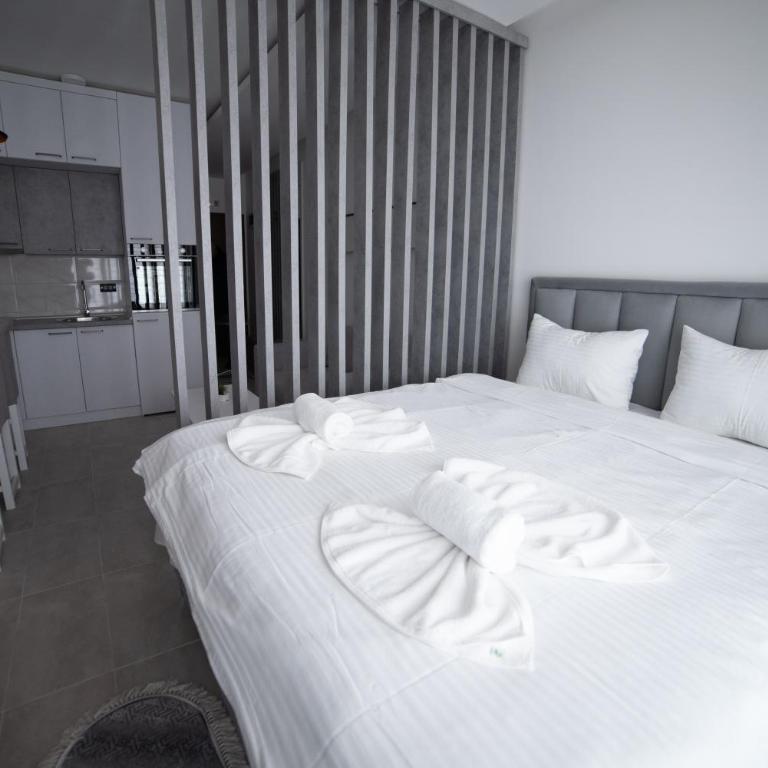NLux 11 Apartment - One-Bedroom Apartment - 6
