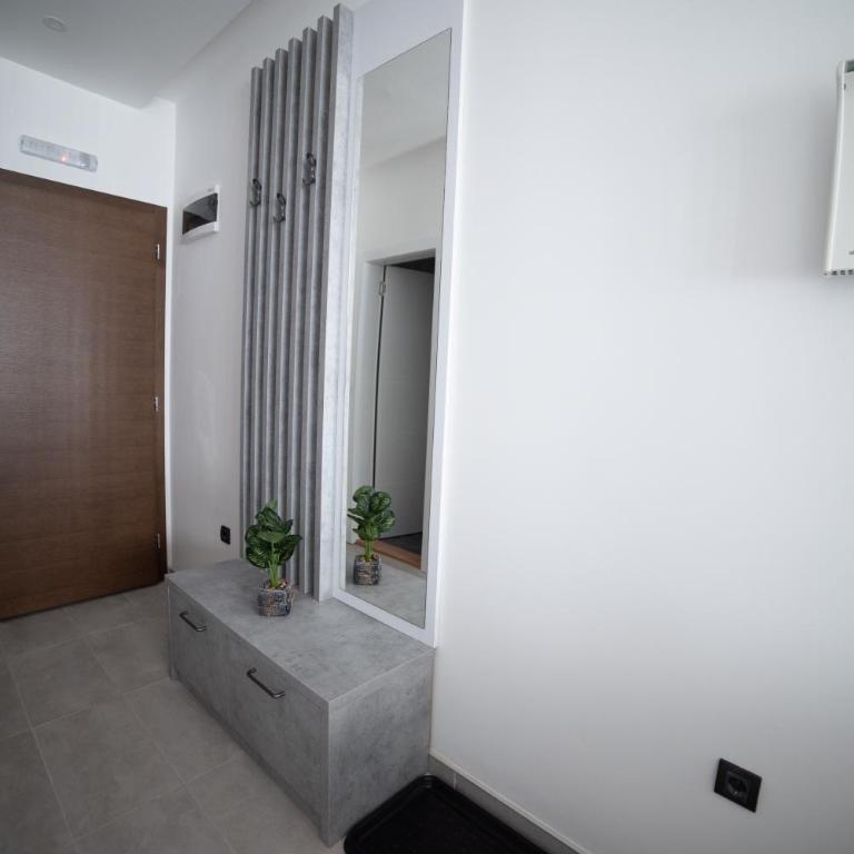 NLux 11 Apartment - One-Bedroom Apartment - 8