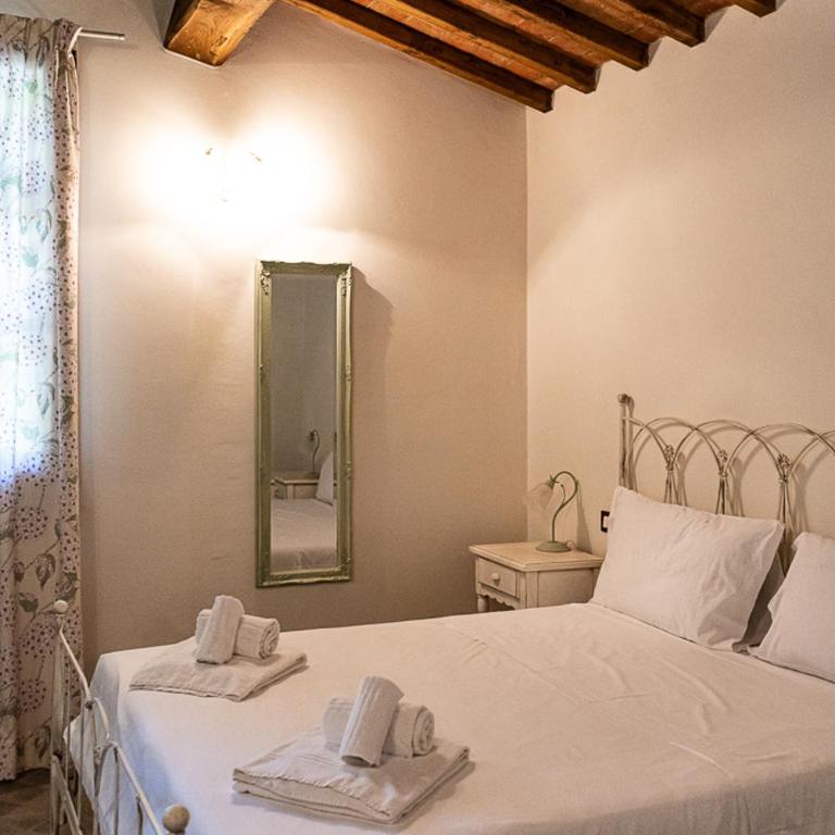 Tuscany stylish apartments with pool Borgo Pian di Sala - Three-Bedroom Villa - 4