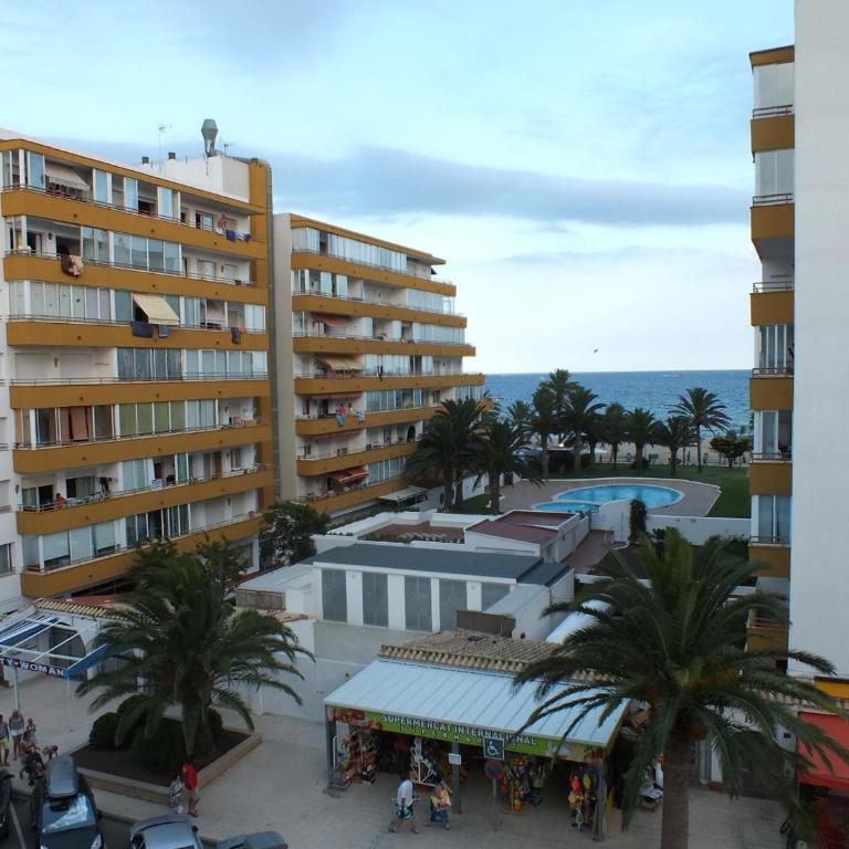 Apartamento cómodo, 50m playa, 4 pers, terraza, TV, lavadora - ES-204-32 - Apartment - 2