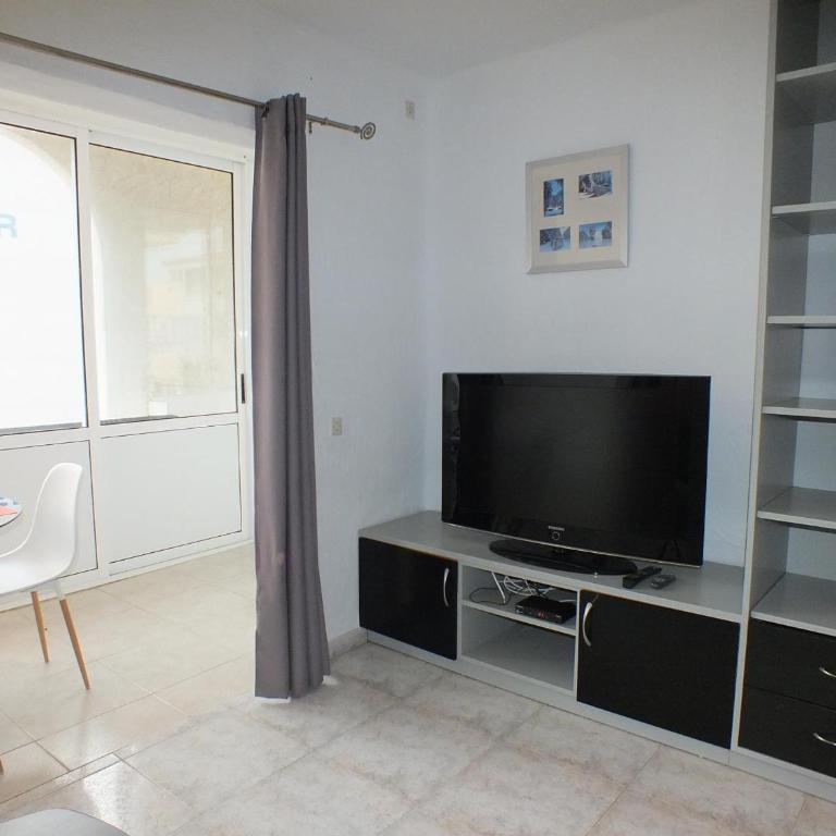 Apartamento cómodo, 50m playa, 4 pers, terraza, TV, lavadora - ES-204-32 - Apartment - 4
