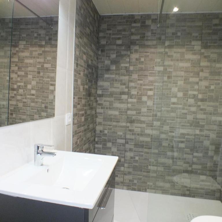 Apartamento cómodo, 50m playa, 4 pers, terraza, TV, lavadora - ES-204-32 - Apartment - 11