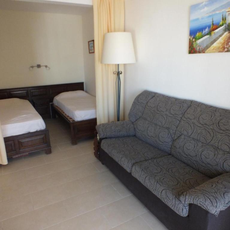 Apartamento para 4 con terraza y piscina a 50m de la playa - ES-204-28 - Apartment - 3