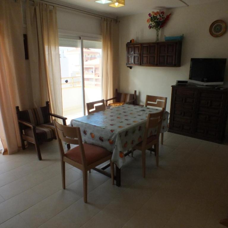 Apartamento para 4 con terraza y piscina a 50m de la playa - ES-204-28 - Apartment - 6