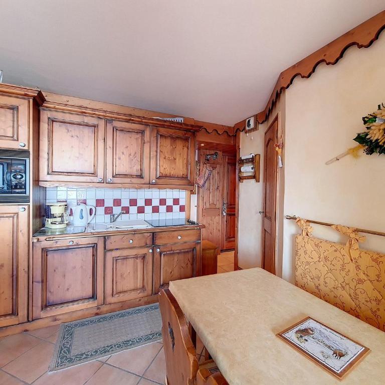 Appartement spacieux avec Balcon Sud et Parking - FR-1-344-1157 - Apartment - 2