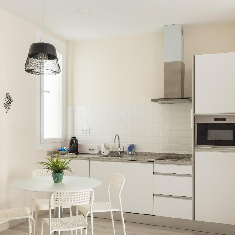 Macflats Ayuntamiento - Exterior Two-Bedroom Apartment - 8