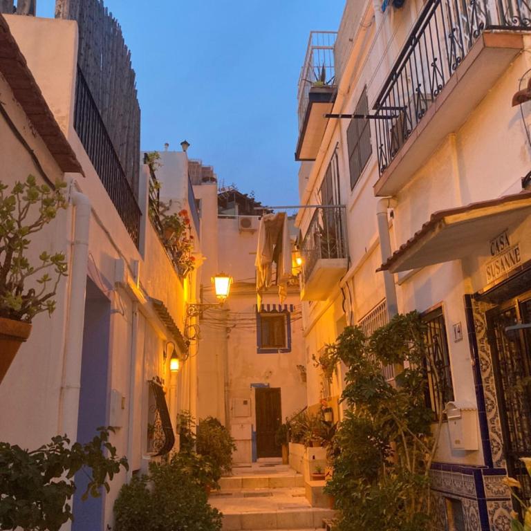Private Terrace-Romantic-Sea, Castle views-Central - One-Bedroom House - 23