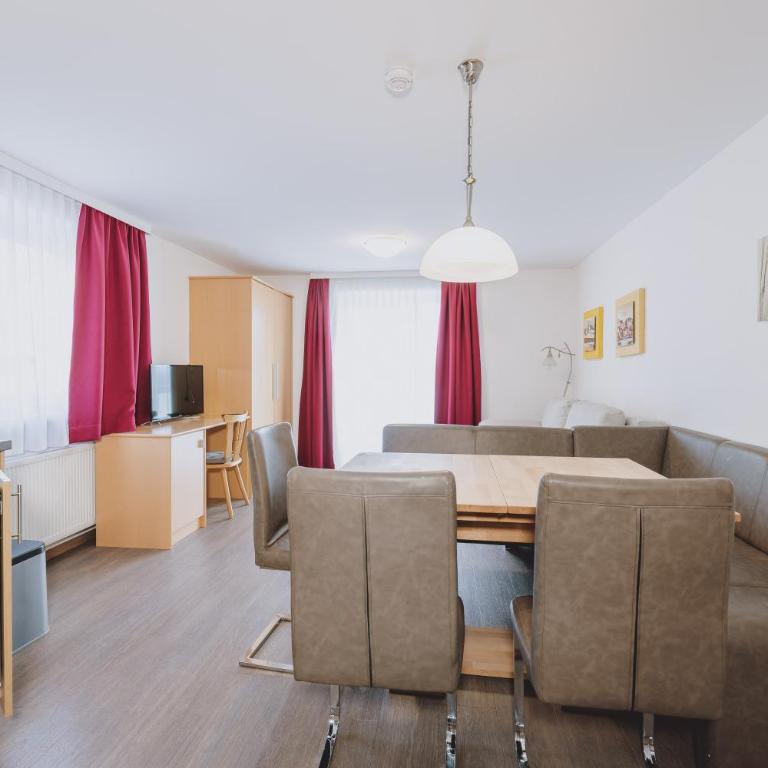 Appartements Sulzer by we rent, SUMMERCARD INCLUDED - Großes Apartment mit 1 Schlafzimmer und Balkon - 2