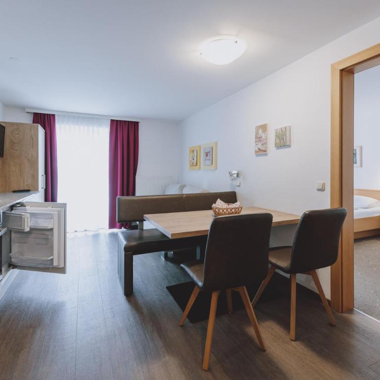 Appartements Sulzer by we rent, SUMMERCARD INCLUDED - Apartment mit Balkon - 5