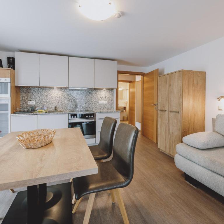 Appartements Sulzer by we rent, SUMMERCARD INCLUDED - Apartment mit 1 Schlafzimmer und Balkon - 4