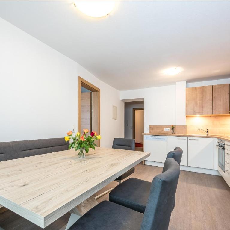 Appartements Sulzer by we rent, SUMMERCARD INCLUDED - Apartment mit 2 Schlafzimmern und Balkon - 10