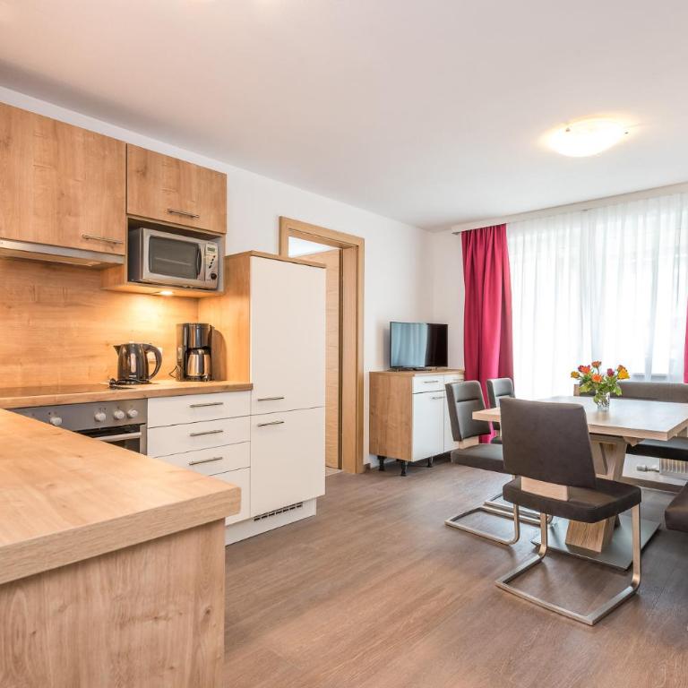 Appartements Sulzer by we rent, SUMMERCARD INCLUDED - Apartment mit 2 Schlafzimmern und Balkon - 9