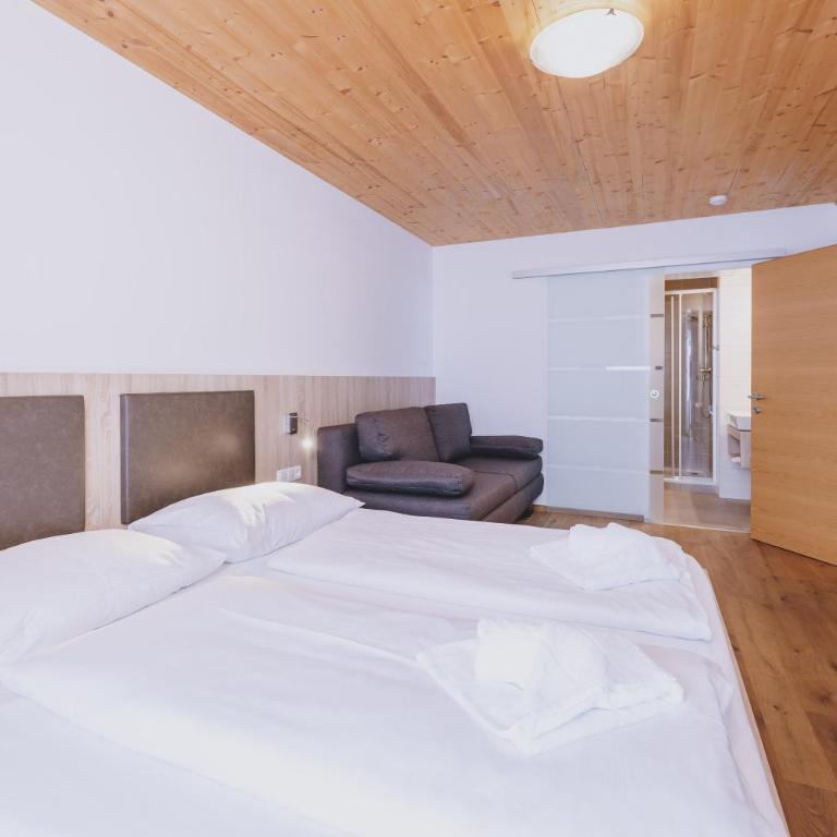 Appartements Sulzer by we rent, SUMMERCARD INCLUDED - Apartment mit 2 Schlafzimmern, einem Balkon und Bergblick - 3