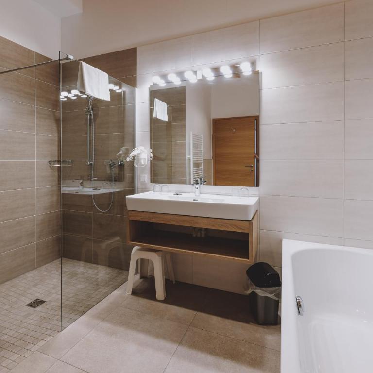 Appartements Sulzer by we rent, SUMMERCARD INCLUDED - Penthouse-Apartment mit 3 Schlafzimmern und Terrasse - 11