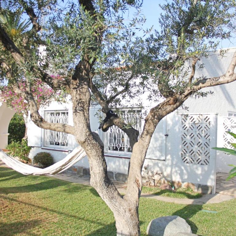 Charming seafront villa - Four-Bedroom House - 23