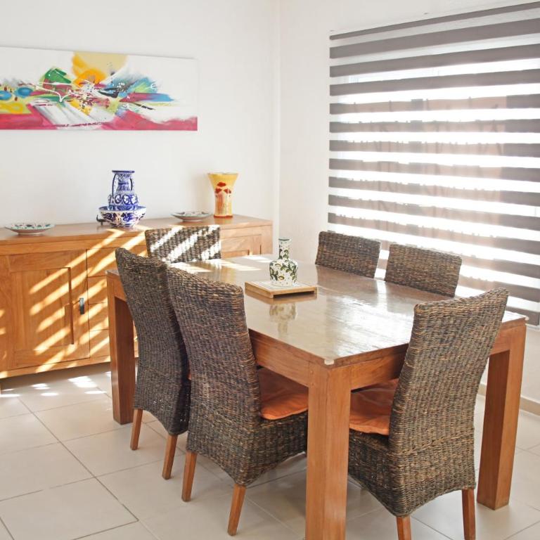 Charming seafront villa - Four-Bedroom House - 16