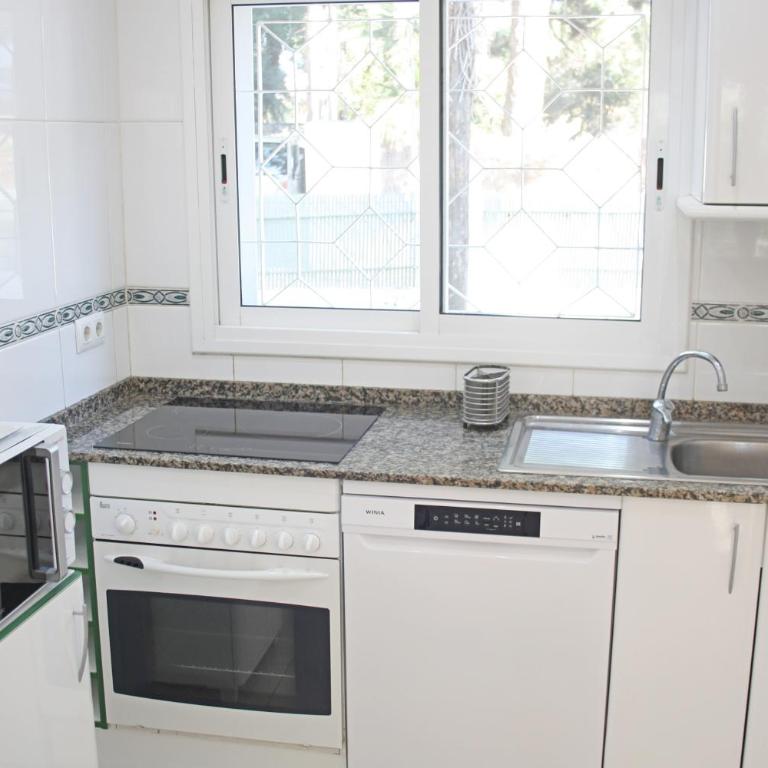 Charming seafront villa - Four-Bedroom House - 18