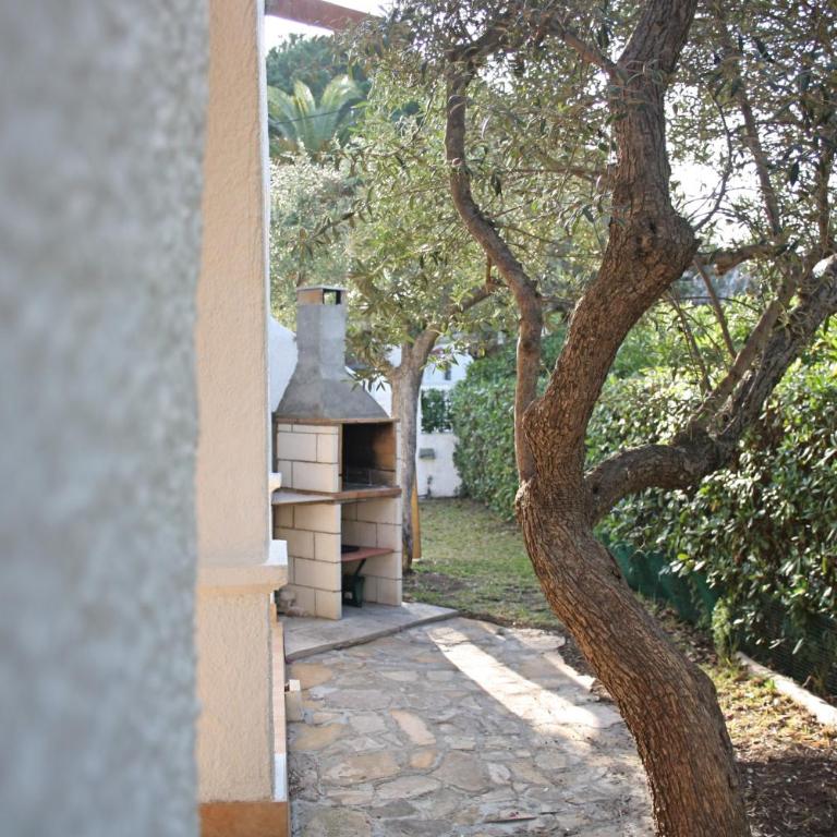 Charming seafront villa - Four-Bedroom House - 12
