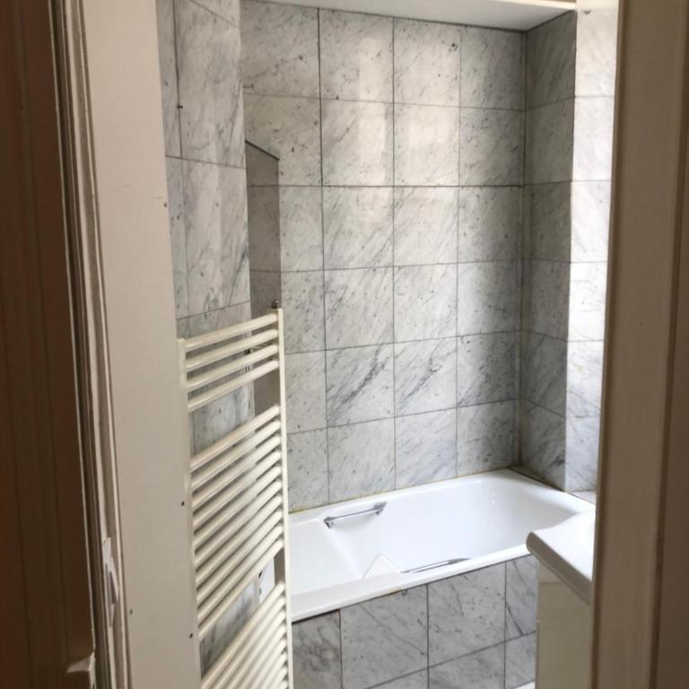 Cosy 2 room 50m2 Parisian classic flat - Passy, 16th arrondissement, near Eiffel Tower - Appartement - Rez-de-Chaussée - 29