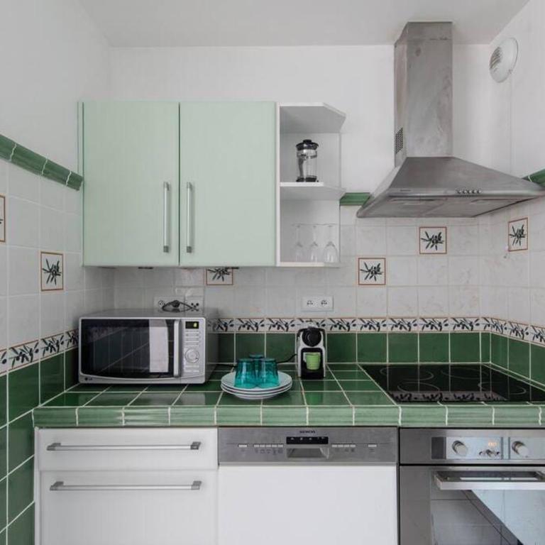 PGH N6 - 100m de la Plage, Terrasse, Parking - Appartement 2 Chambres - 17
