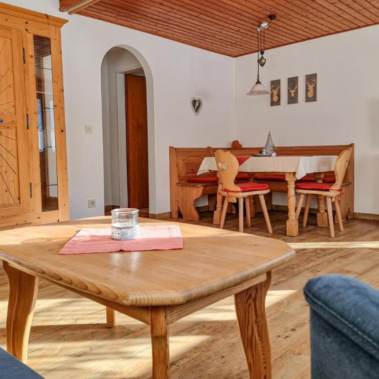 Gschwenderhaus Ferienwohnungen - Apartment mit 1 Schlafzimmer und Terrasse - 3