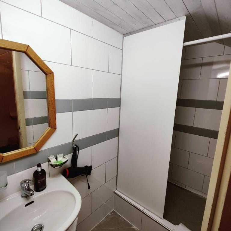 Downtown Apartments - DownTown 54 (Harderstrasse 44, 3800 Interlaken) - 11
