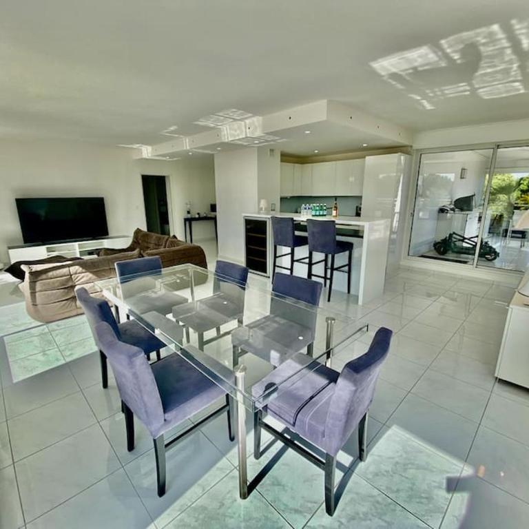 PGH N1 - Roof-Top & Parking Privé, à 2 Pas du Golf - Appartamento con 2 Camere da Letto - 2