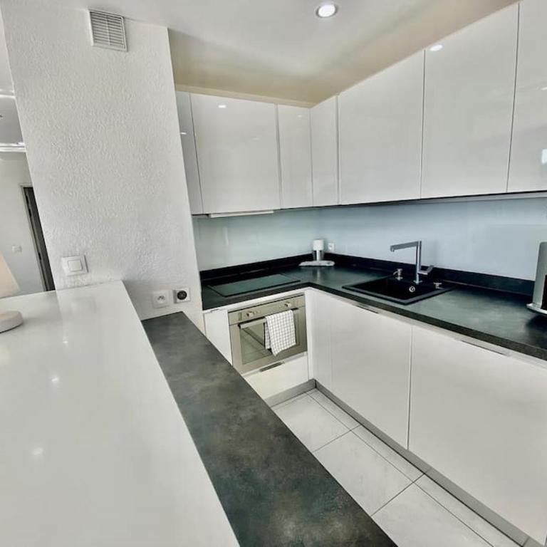 PGH N1 - Roof-Top & Parking Privé, à 2 Pas du Golf - Appartamento con 2 Camere da Letto - 6