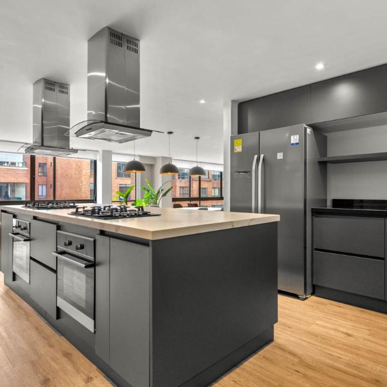Build it in Bogotá - Premium Coliving - Habitación Familiar Deluxe - 4