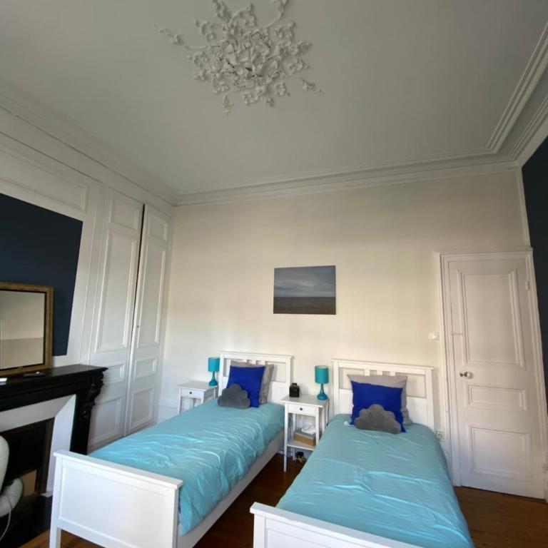 Chambres d'Hôtes Au coin du spa - Suite Familiale avec Bain à Remous - 6
