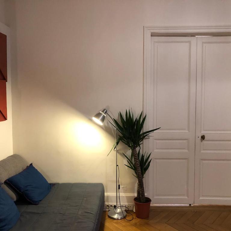 Cosy 2 room 50m2 Parisian classic flat - Passy, 16th arrondissement, near Eiffel Tower - Appartement - Rez-de-Chaussée - 20