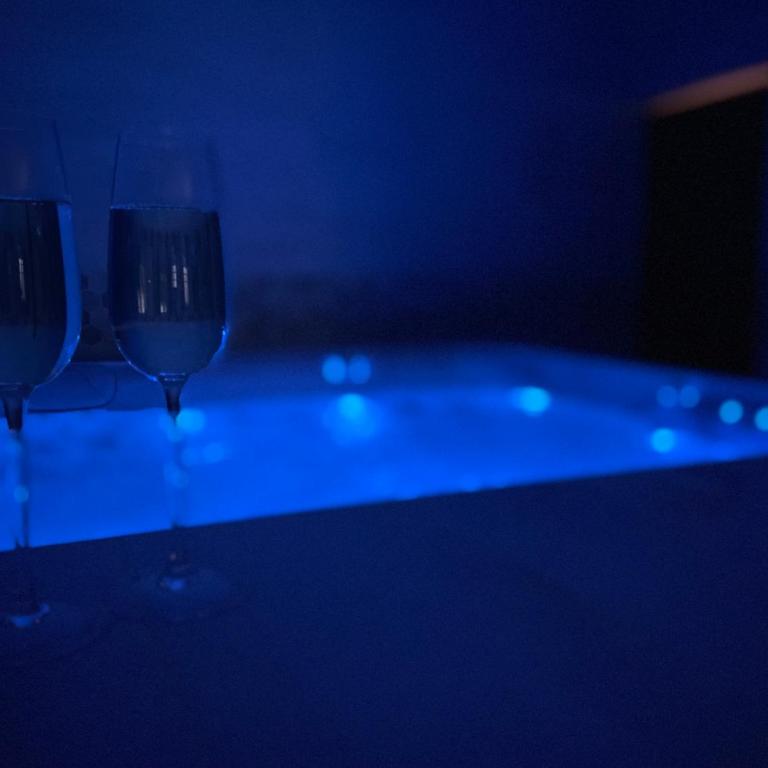 Un moment hors du temps - Jacuzzi - Billard -Baby-Foot- Parking - 167 - Appartement 1 Chambre - 6