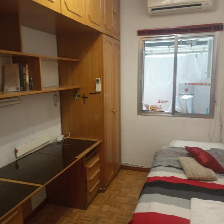 AA- Hab compartida masculina - Single Room men only - 15