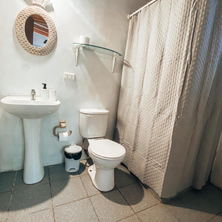 Malibu Hostal Boutique - Habitación Doble con baño privado - 4