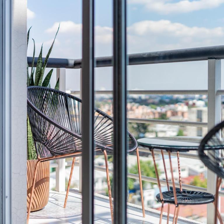 Anahuac Apartments by VH - Apartment with Balcony - 9