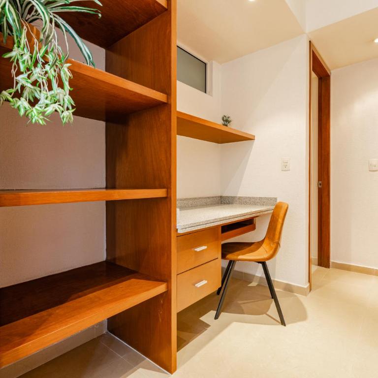 Anahuac Apartments by VH - Apartment with Balcony - 11