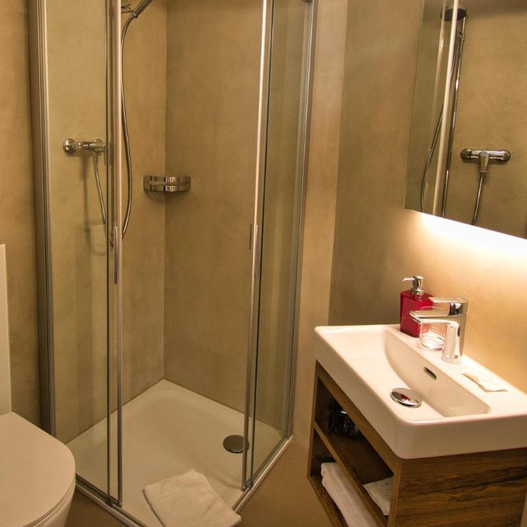 Hotel Jungfrau - Doppelzimmer mit Bergblick - 9