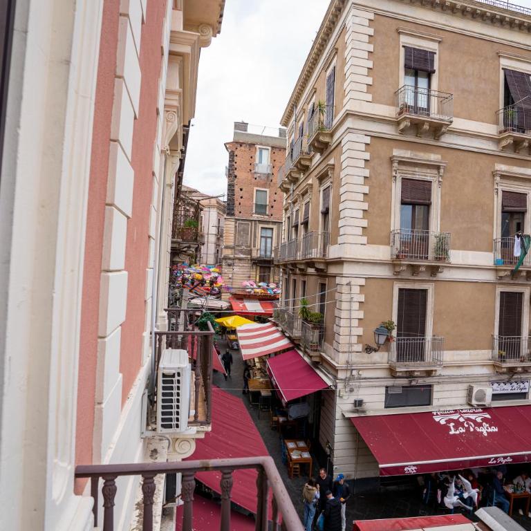 Sicily in Home Centro Catania Pescheria - Apartment with Balcony - 1