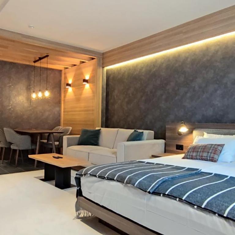 Woodside Story - Apartment with Mountain View - 1