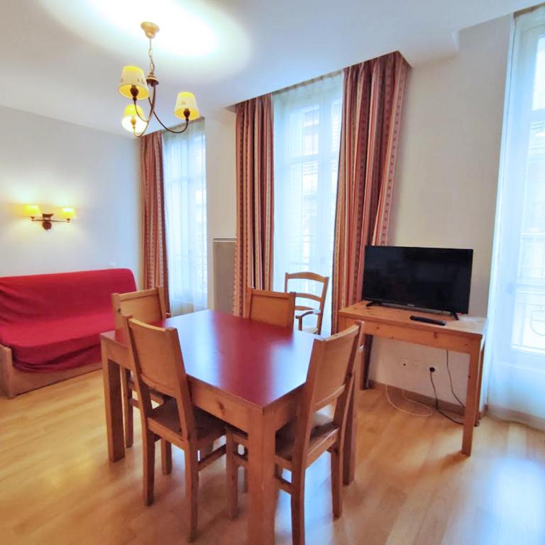 La petite ourse, T2, centre Luchon, wifi, casier à skis, ascenseur, 4 personnes - Appartement 1 Chambre - 1