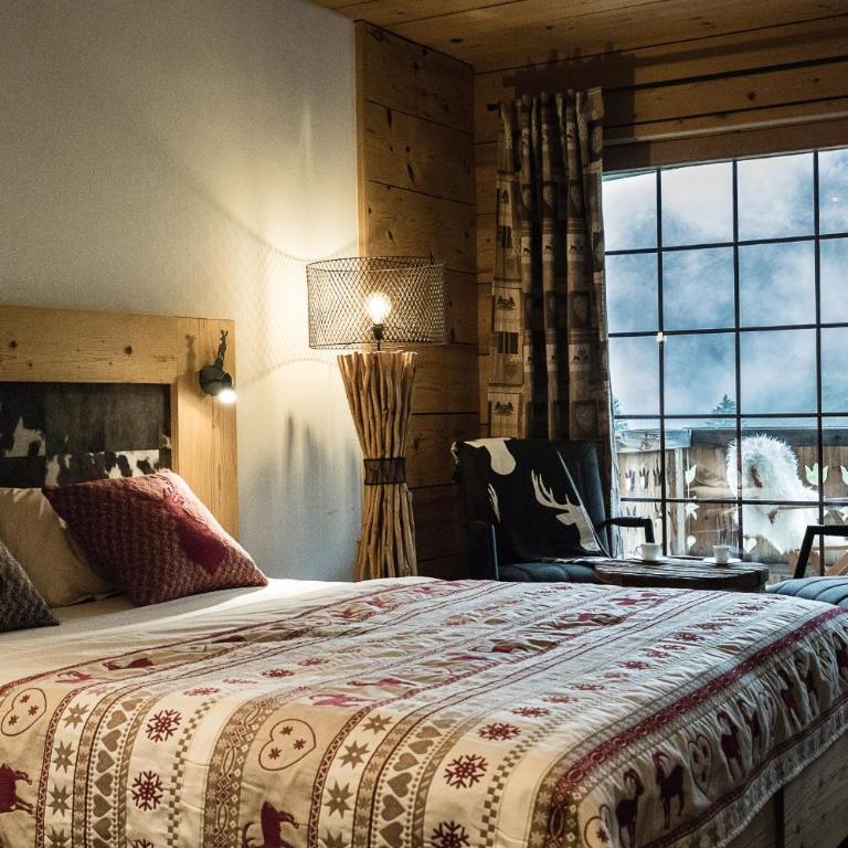Hotel L'Etable - Doppelzimmer mit Balkon und Bergblick - 5
