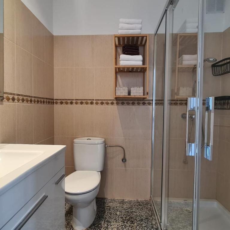 Apartament Santa Margarida - Three-Bedroom Apartment - 20